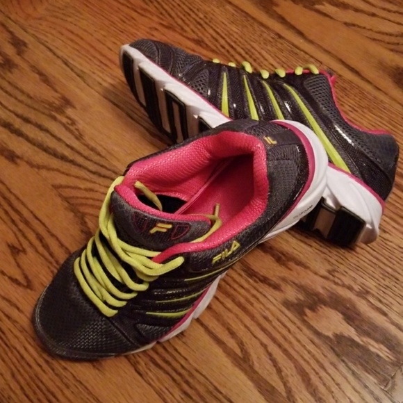 Shoes - Picture 4 of 4